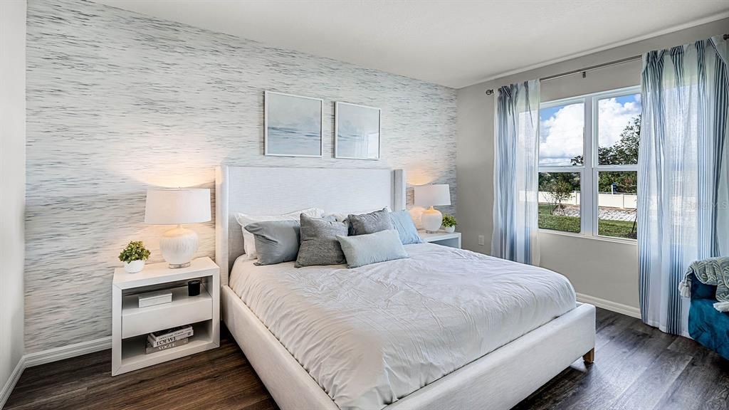 合同活跃: $358,490 (4 贝兹, 2 浴室, 1828 平方英尺)