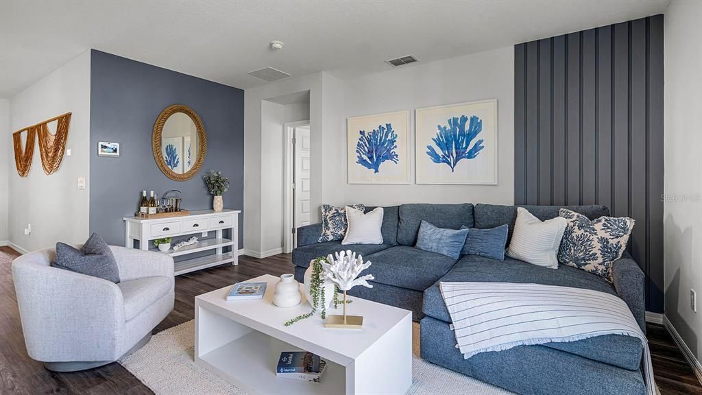 合同活跃: $358,490 (4 贝兹, 2 浴室, 1828 平方英尺)