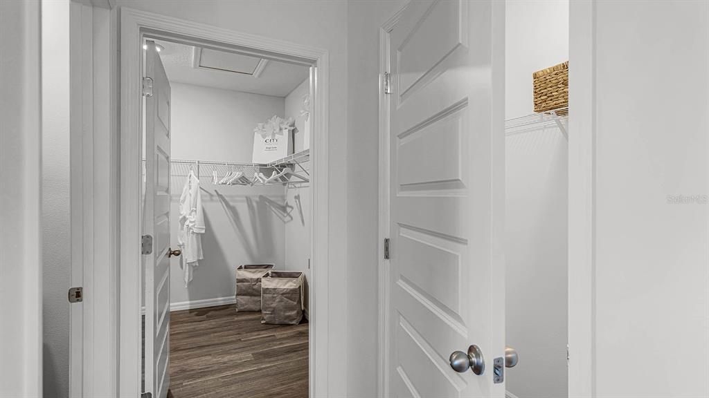 合同活跃: $358,490 (4 贝兹, 2 浴室, 1828 平方英尺)