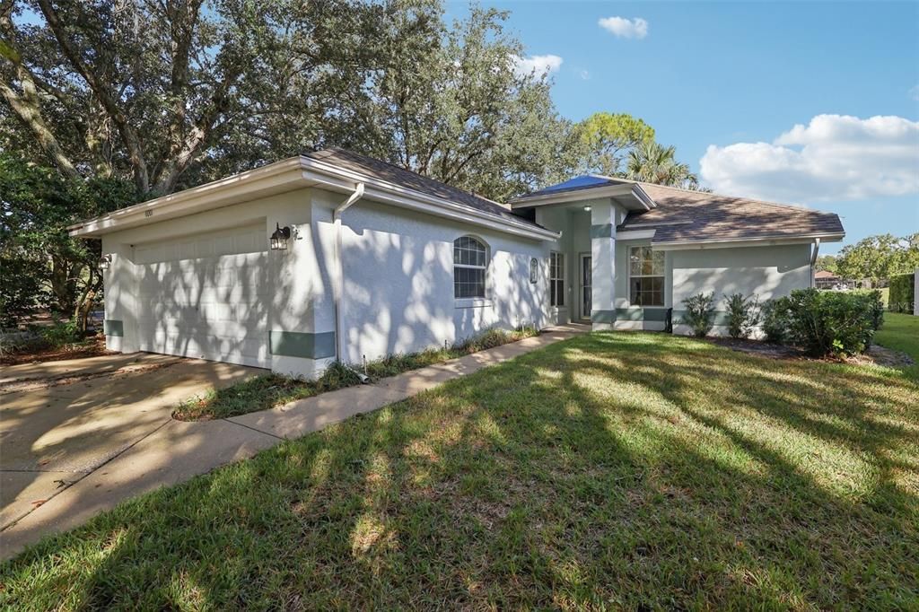 Active With Contract: $299,900 (3 beds, 2 baths, 1562 Square Feet)
