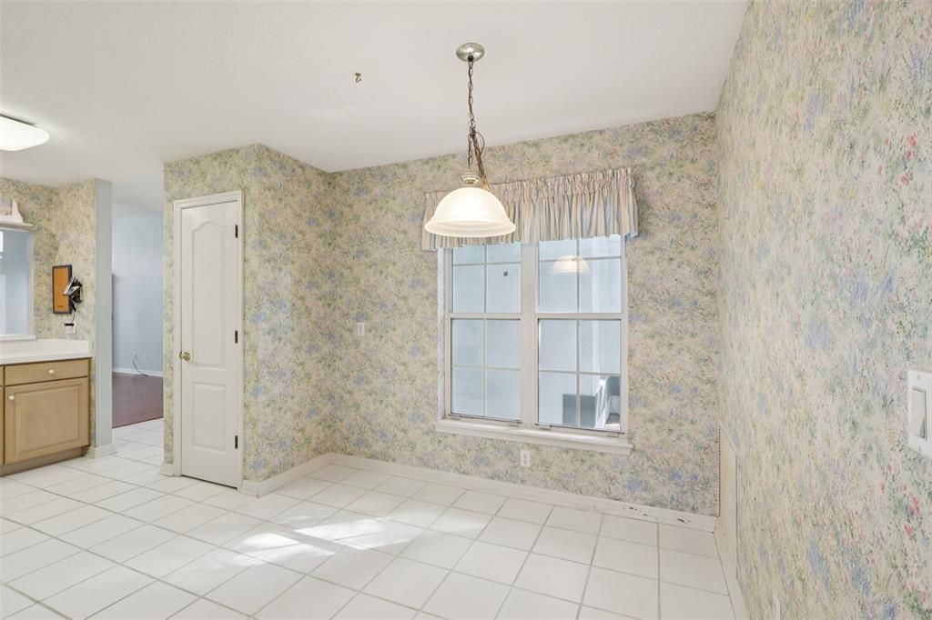 Active With Contract: $299,900 (3 beds, 2 baths, 1562 Square Feet)