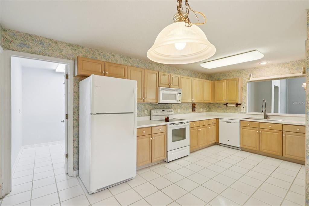 Active With Contract: $299,900 (3 beds, 2 baths, 1562 Square Feet)