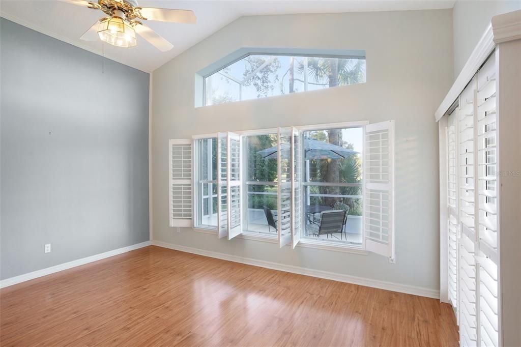 Active With Contract: $299,900 (3 beds, 2 baths, 1562 Square Feet)