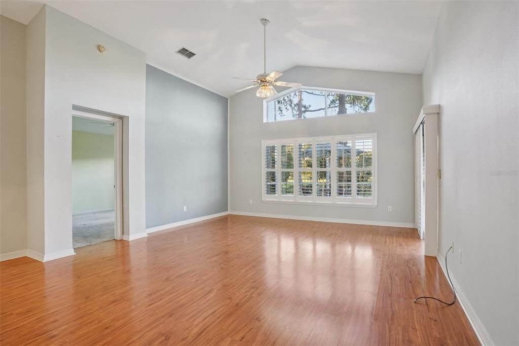 Active With Contract: $299,900 (3 beds, 2 baths, 1562 Square Feet)