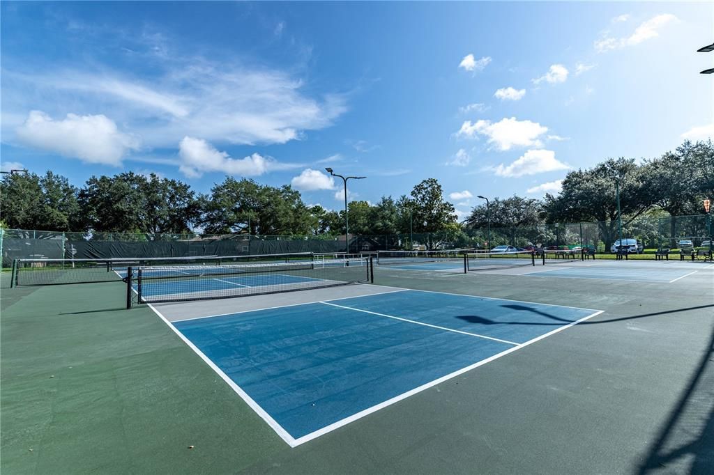 Active With Contract: $299,900 (3 beds, 2 baths, 1562 Square Feet)