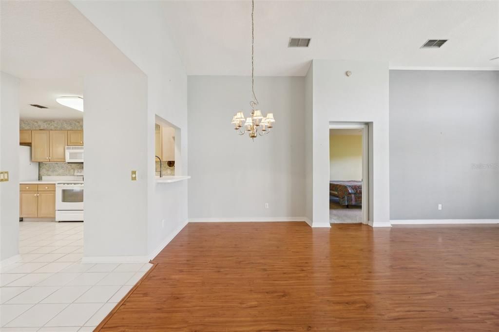 Active With Contract: $299,900 (3 beds, 2 baths, 1562 Square Feet)