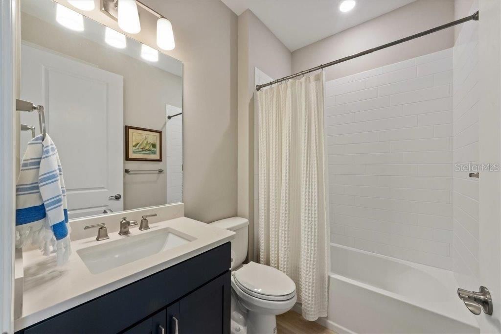 En Venta: $630,000 (4 camas, 2 baños, 1997 Pies cuadrados)