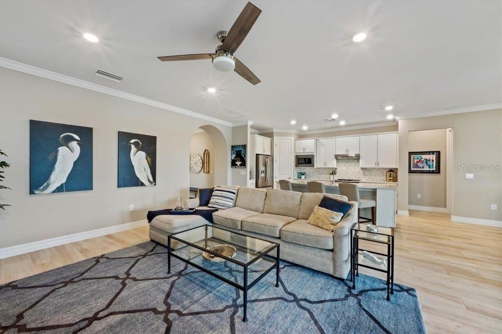 En Venta: $630,000 (4 camas, 2 baños, 1997 Pies cuadrados)