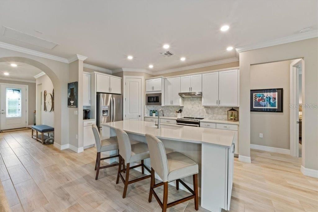 En Venta: $630,000 (4 camas, 2 baños, 1997 Pies cuadrados)