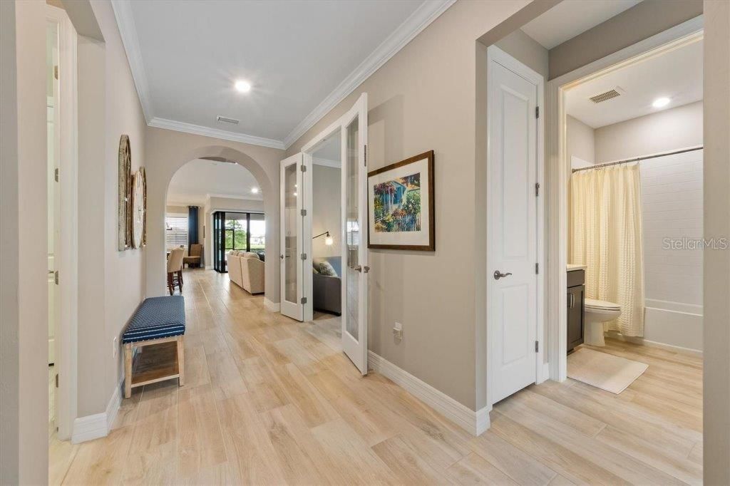 En Venta: $630,000 (4 camas, 2 baños, 1997 Pies cuadrados)