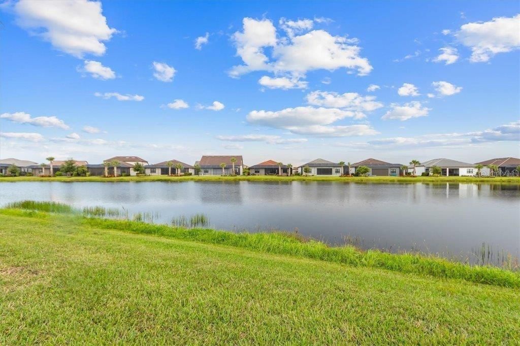 En Venta: $630,000 (4 camas, 2 baños, 1997 Pies cuadrados)