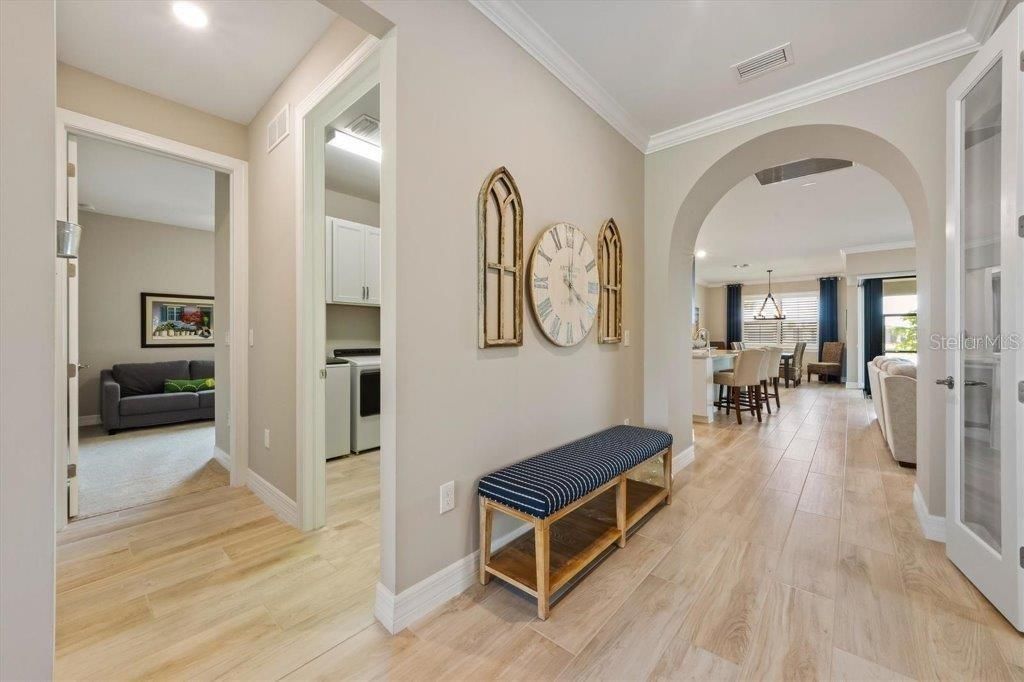 En Venta: $630,000 (4 camas, 2 baños, 1997 Pies cuadrados)