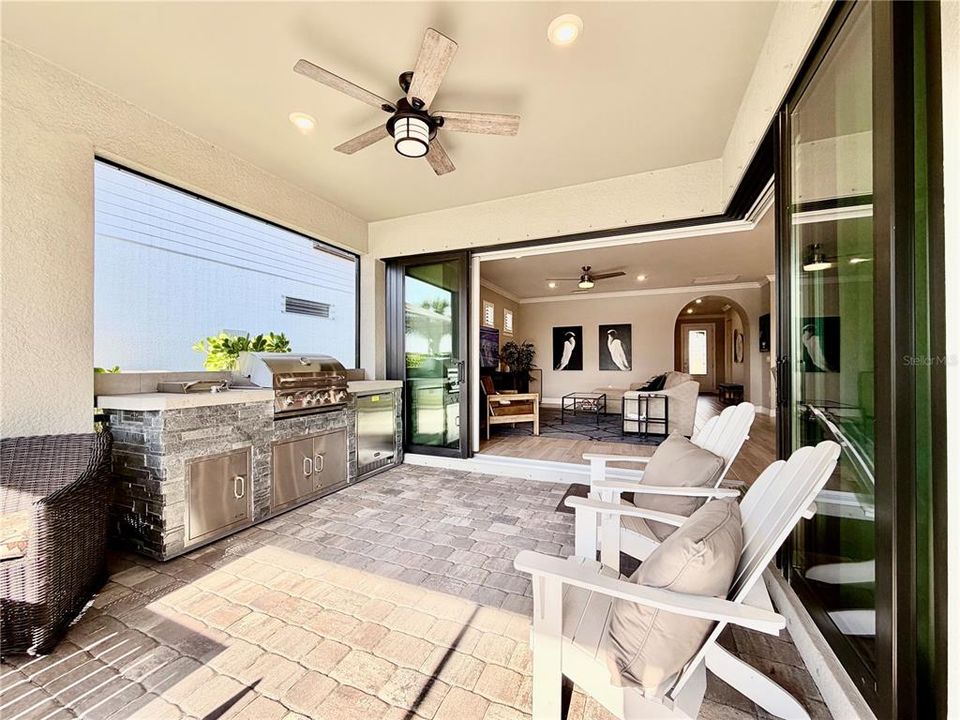 En Venta: $630,000 (4 camas, 2 baños, 1997 Pies cuadrados)