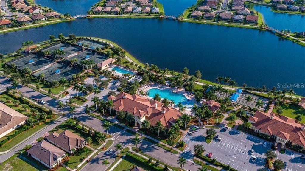 En Venta: $630,000 (4 camas, 2 baños, 1997 Pies cuadrados)