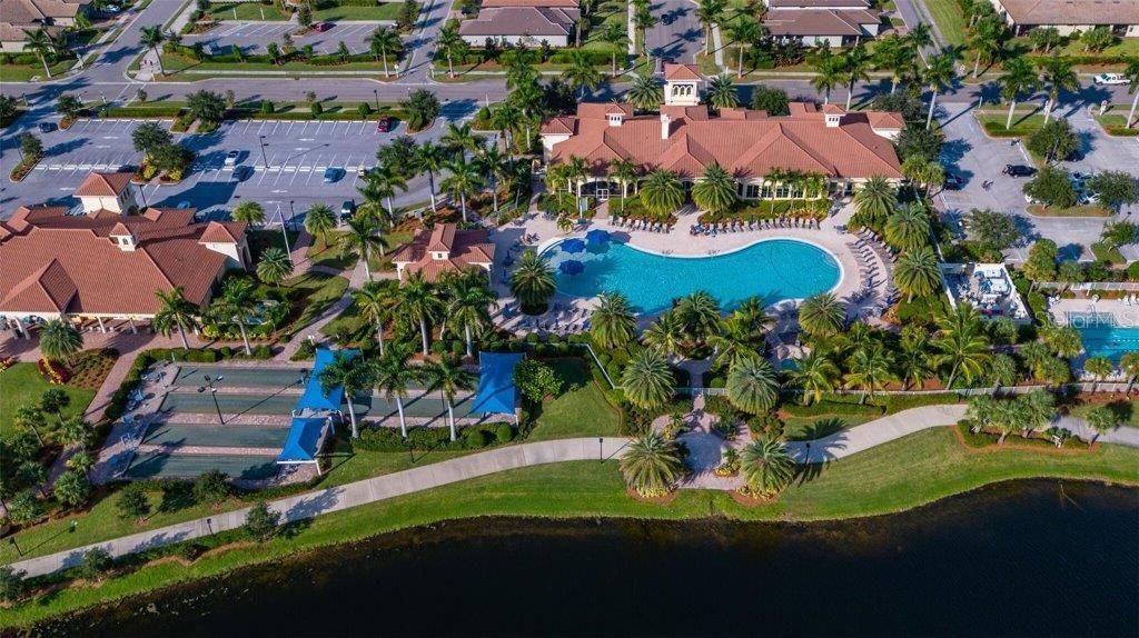 En Venta: $630,000 (4 camas, 2 baños, 1997 Pies cuadrados)