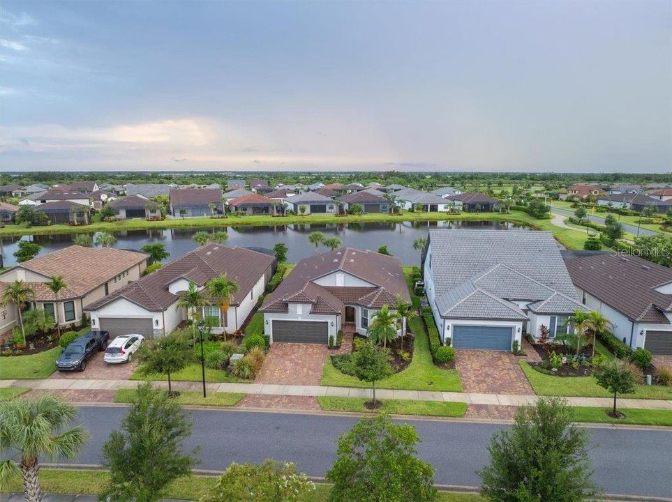 En Venta: $630,000 (4 camas, 2 baños, 1997 Pies cuadrados)