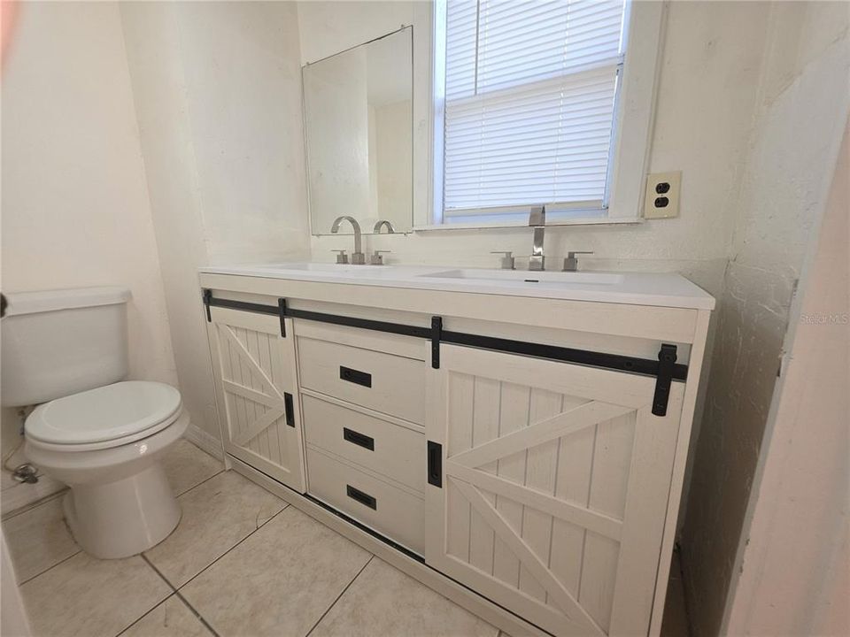 For Rent: $2,000 (3 beds, 1 baths, 1520 Square Feet)