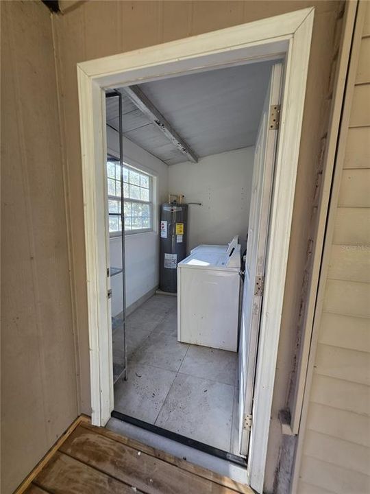 For Rent: $2,000 (3 beds, 1 baths, 1520 Square Feet)