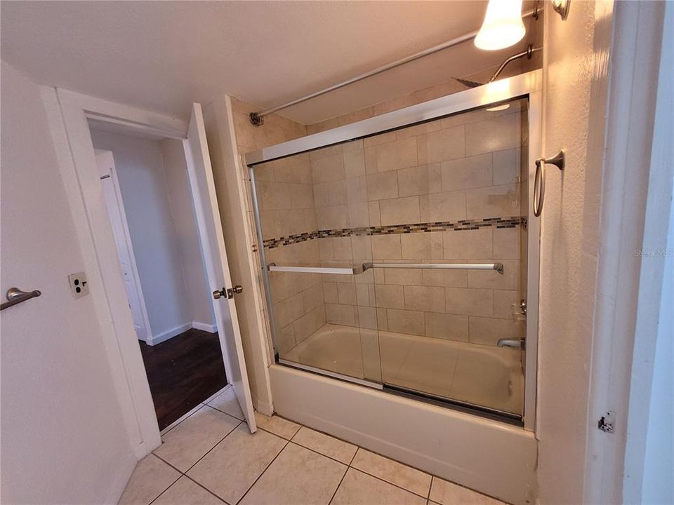 For Rent: $2,000 (3 beds, 1 baths, 1520 Square Feet)