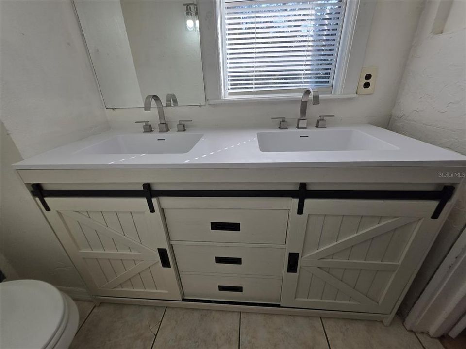 For Rent: $2,000 (3 beds, 1 baths, 1520 Square Feet)