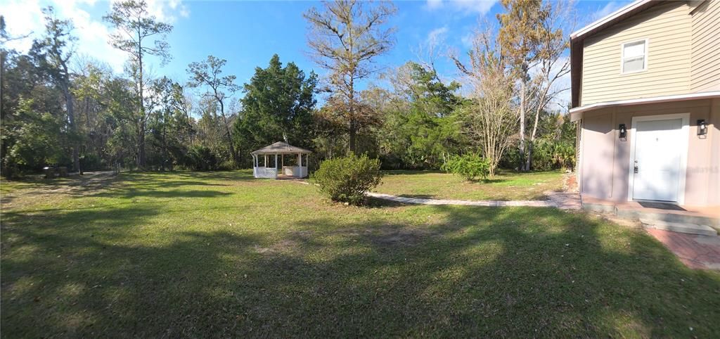 For Rent: $2,000 (3 beds, 1 baths, 1520 Square Feet)