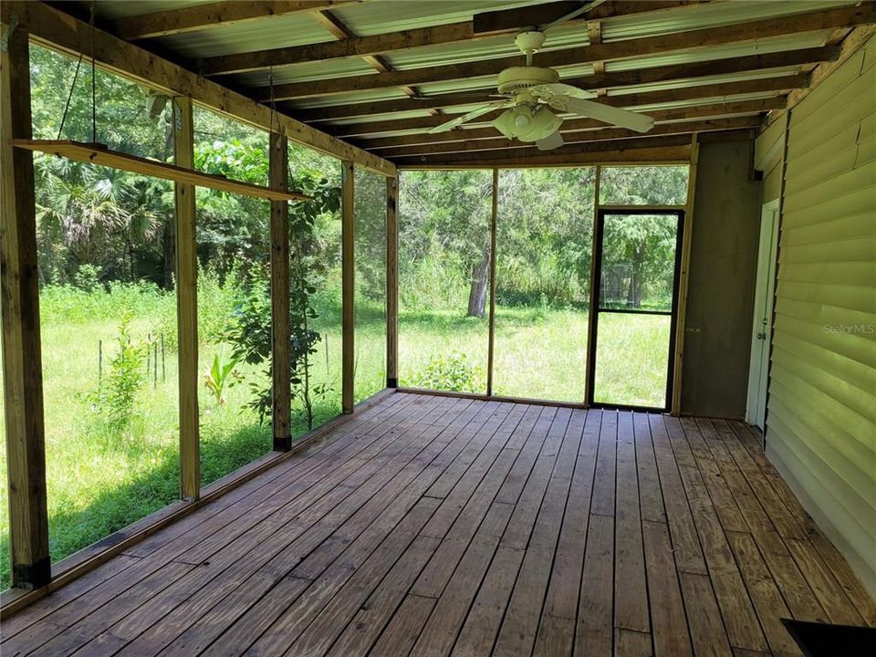 For Rent: $2,000 (3 beds, 1 baths, 1520 Square Feet)