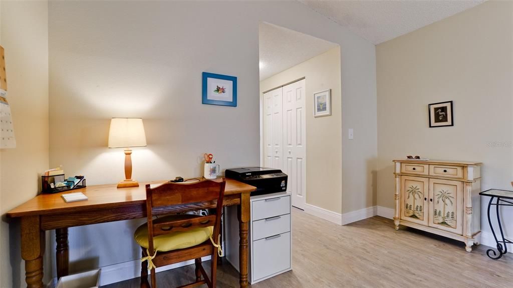 For Sale: $180,000 (1 beds, 1 baths, 812 Square Feet)