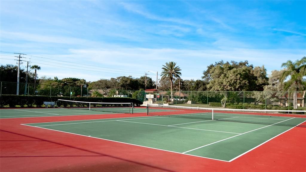 For Sale: $180,000 (1 beds, 1 baths, 812 Square Feet)