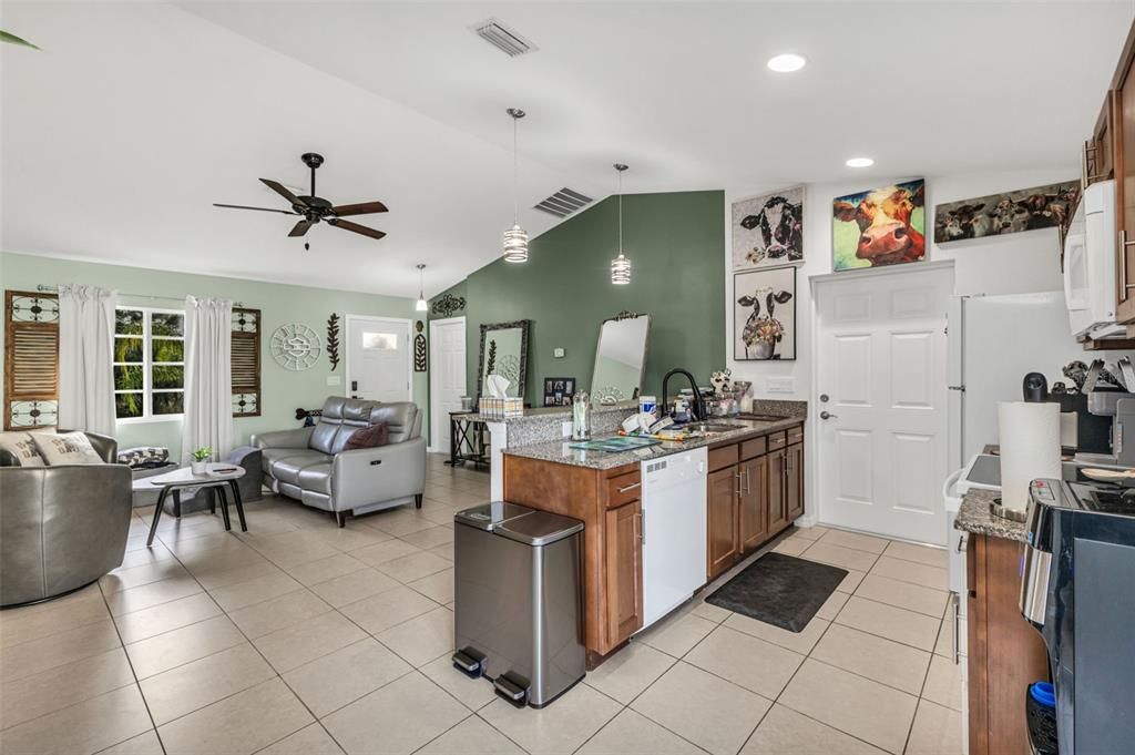 For Sale: $289,900 (3 beds, 2 baths, 1170 Square Feet)