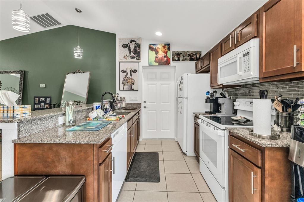 For Sale: $289,900 (3 beds, 2 baths, 1170 Square Feet)