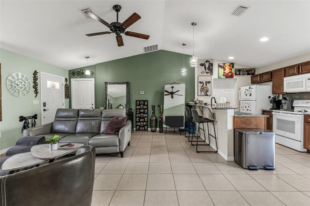 For Sale: $289,900 (3 beds, 2 baths, 1170 Square Feet)