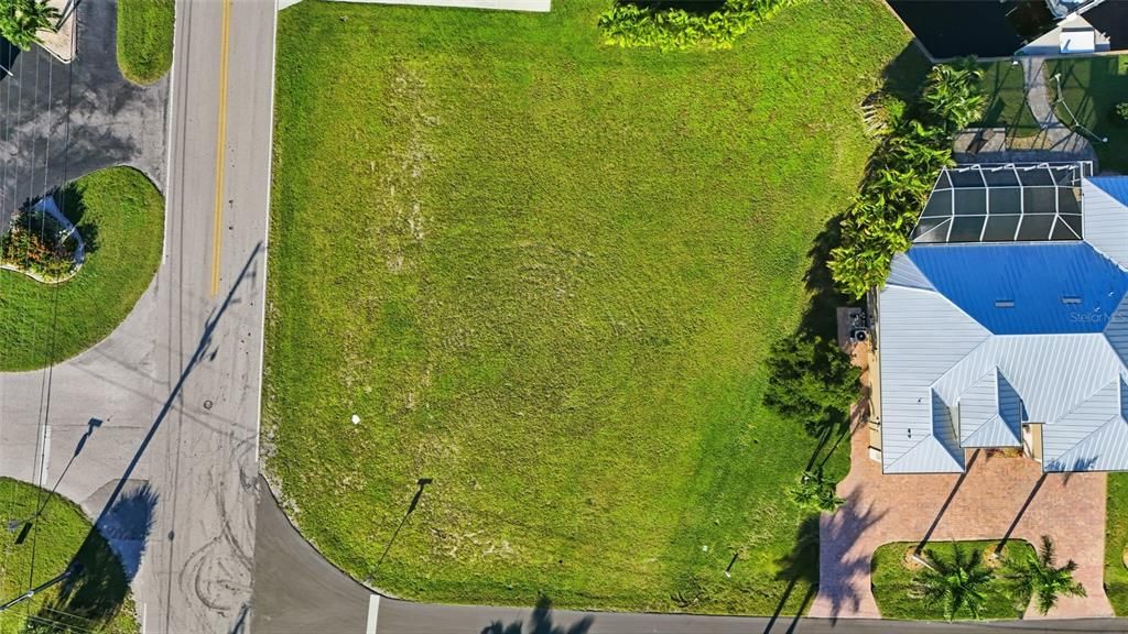 待售: $240,000 (0.33 acres)