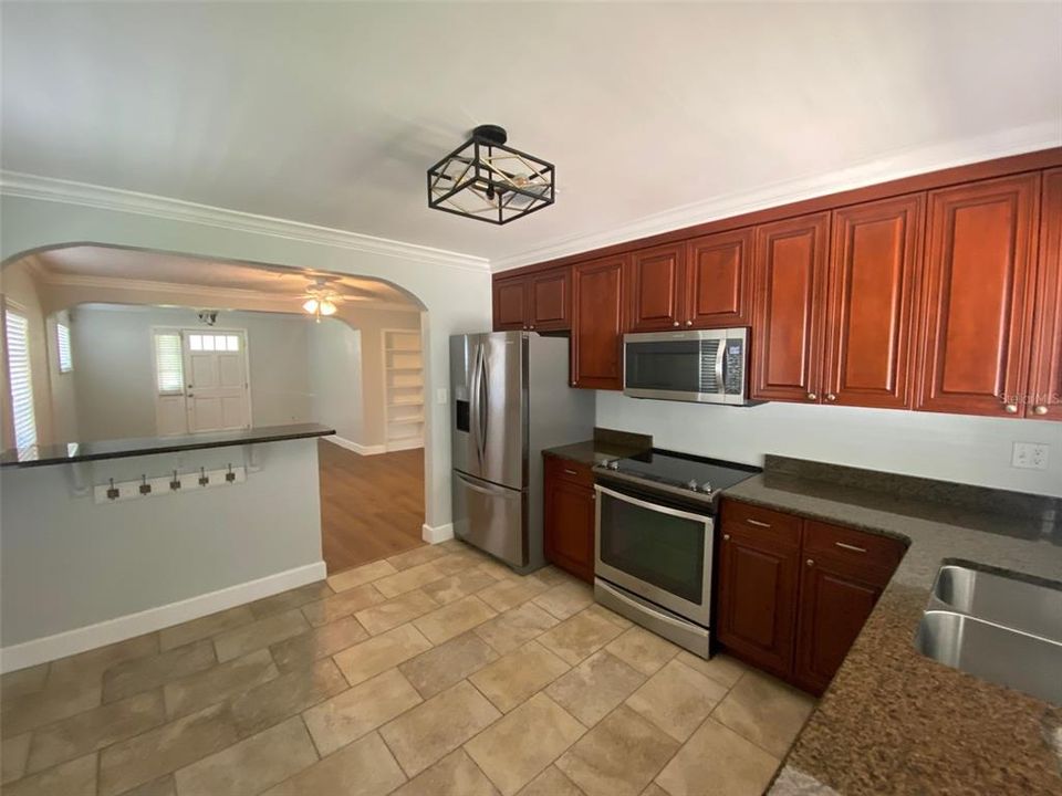For Rent: $2,500 (2 beds, 2 baths, 986 Square Feet)