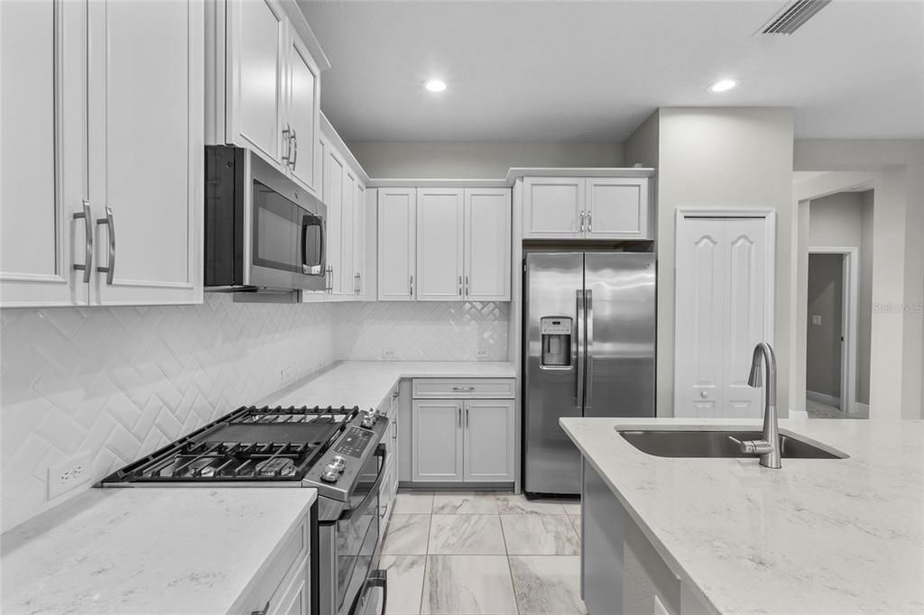 For Sale: $388,000 (2 beds, 2 baths, 1518 Square Feet)