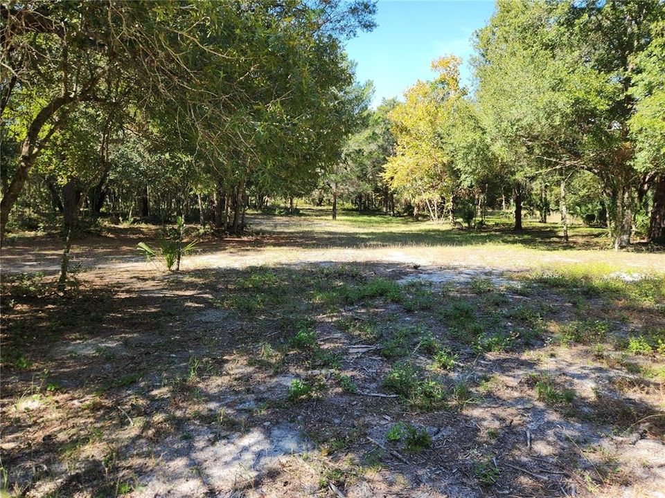 На продажу: $235,000 (2.51 acres)