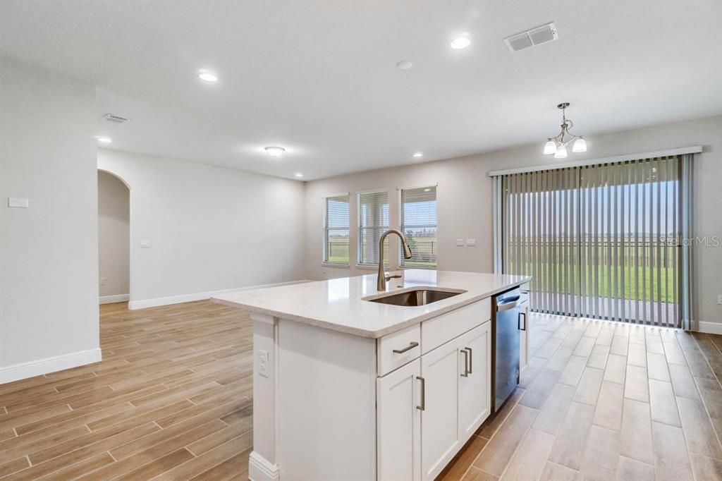 Active With Contract: $811,021 (5 beds, 4 baths, 3225 Square Feet)