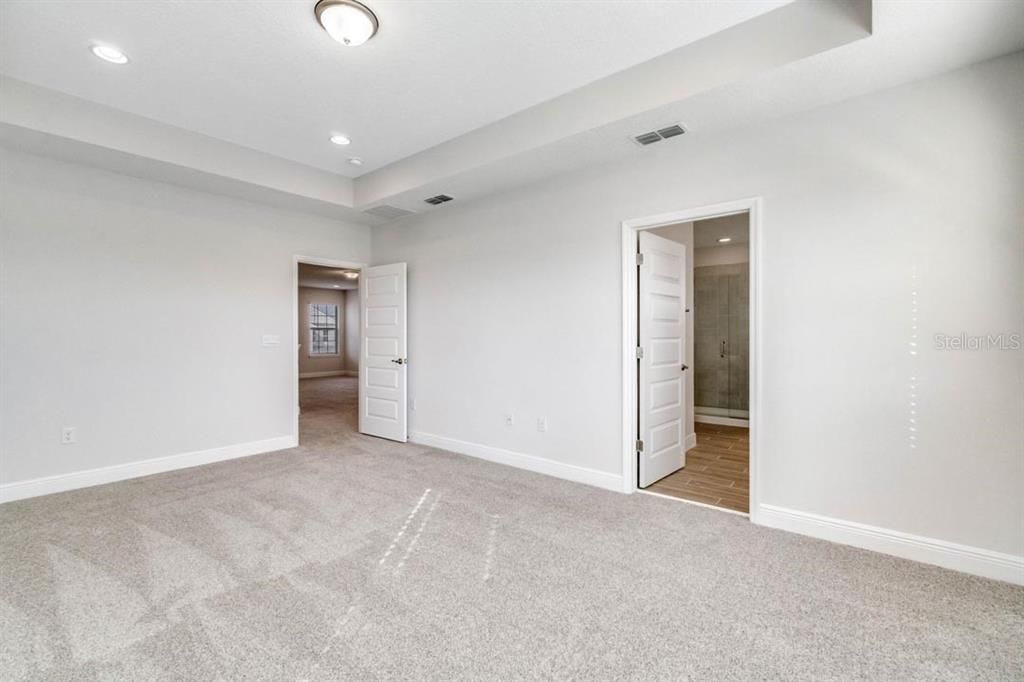 Active With Contract: $811,021 (5 beds, 4 baths, 3225 Square Feet)