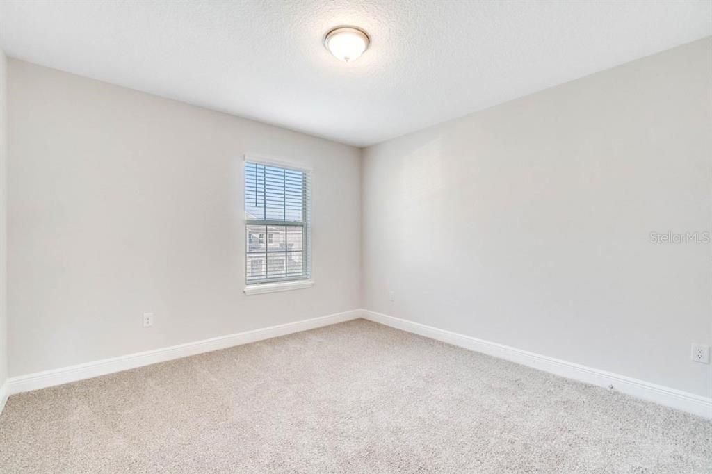 Active With Contract: $811,021 (5 beds, 4 baths, 3225 Square Feet)