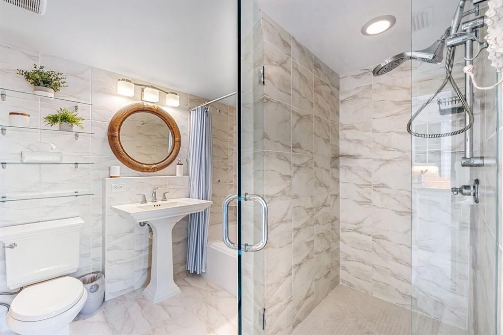 待售: $585,000 (1 贝兹, 1 浴室, 784 平方英尺)