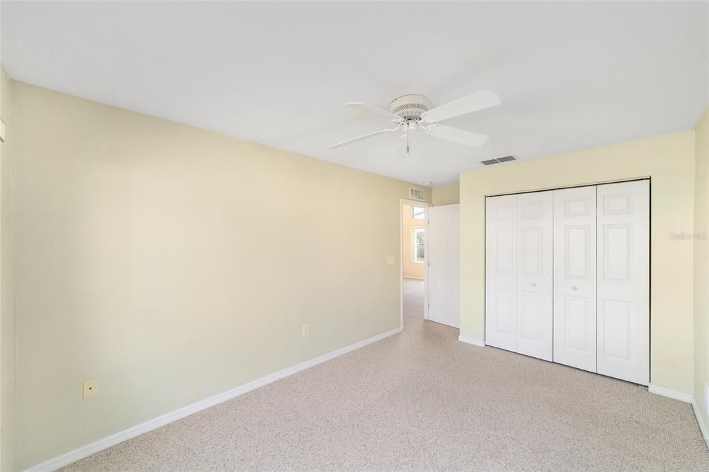 For Sale: $204,900 (2 beds, 2 baths, 1121 Square Feet)