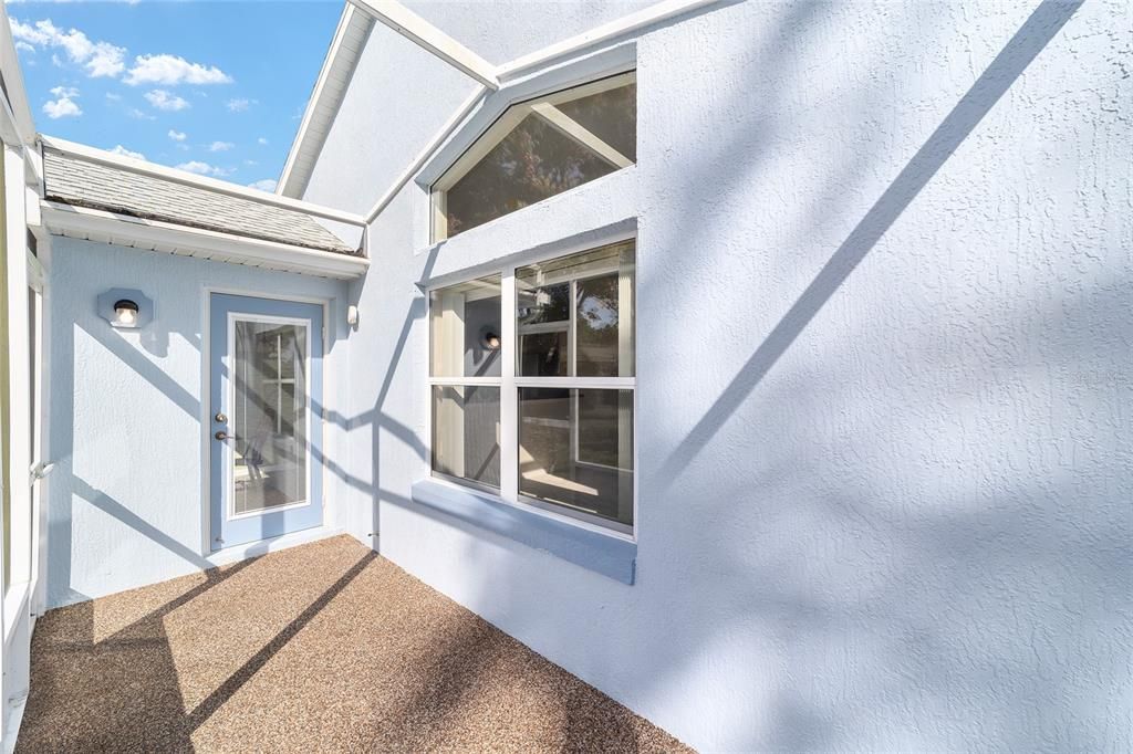 For Sale: $204,900 (2 beds, 2 baths, 1121 Square Feet)