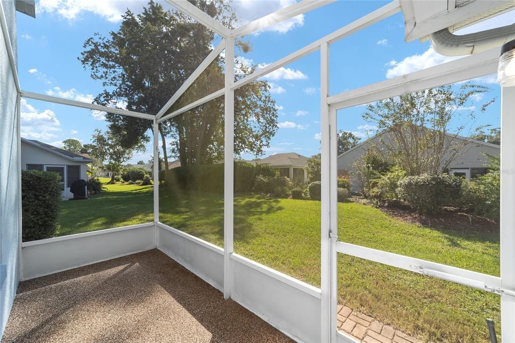 For Sale: $204,900 (2 beds, 2 baths, 1121 Square Feet)