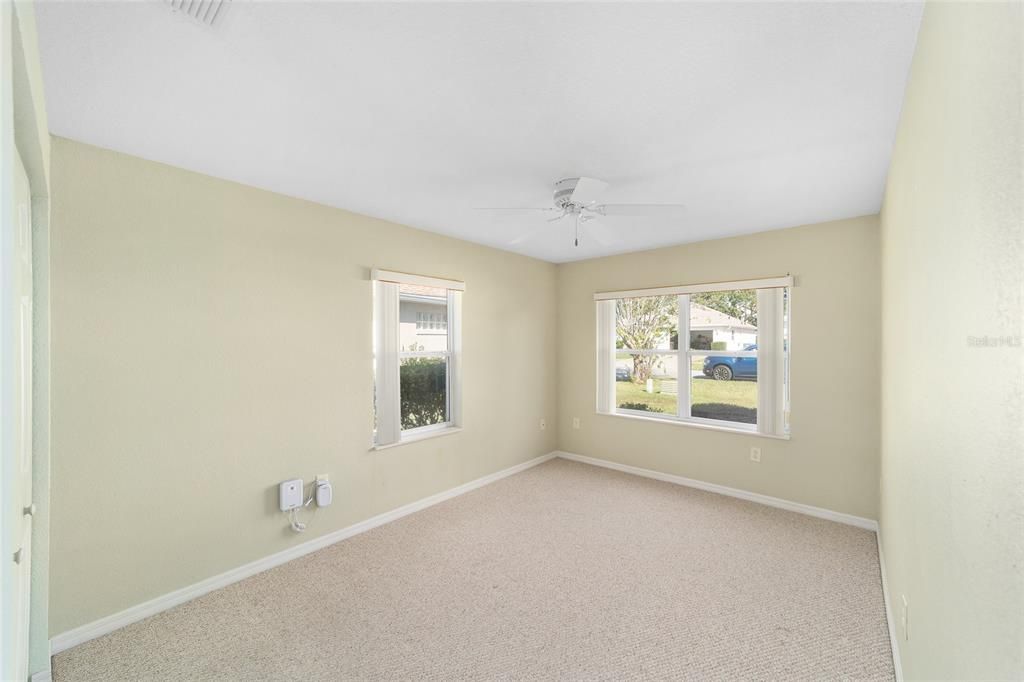 For Sale: $204,900 (2 beds, 2 baths, 1121 Square Feet)