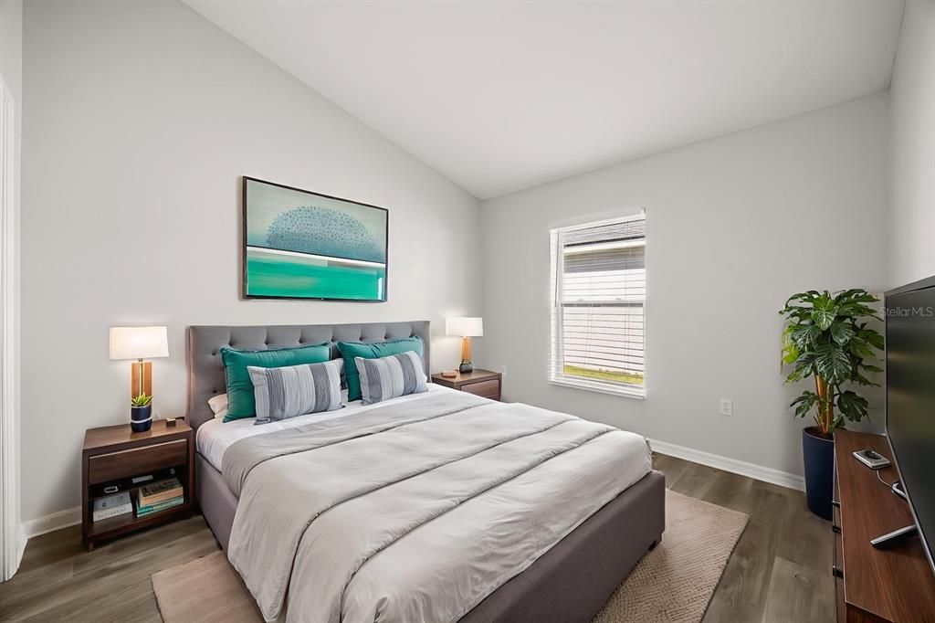 合同活跃: $399,900 (3 贝兹, 2 浴室, 1948 平方英尺)