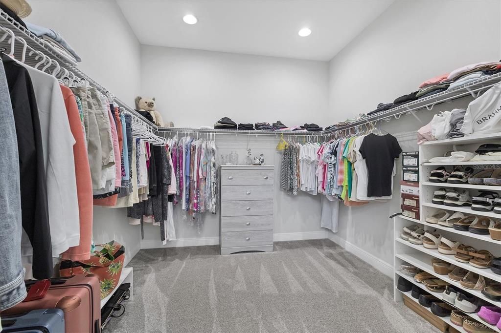 For Sale: $795,000 (2 beds, 2 baths, 1950 Square Feet)