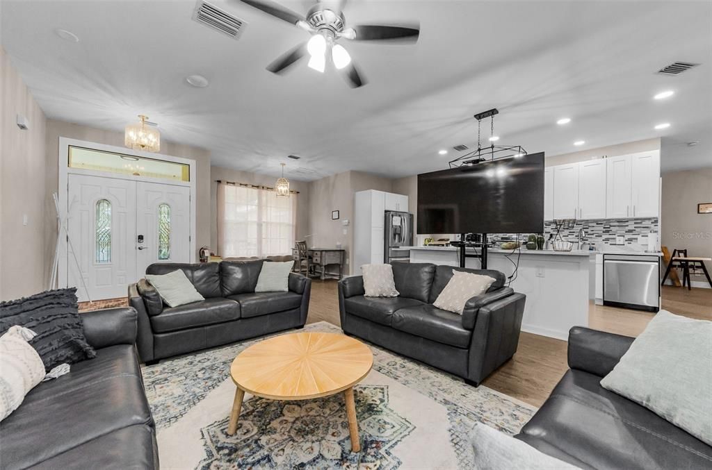 For Sale: $800,000 (0 beds, 0 baths, 1620 Square Feet)