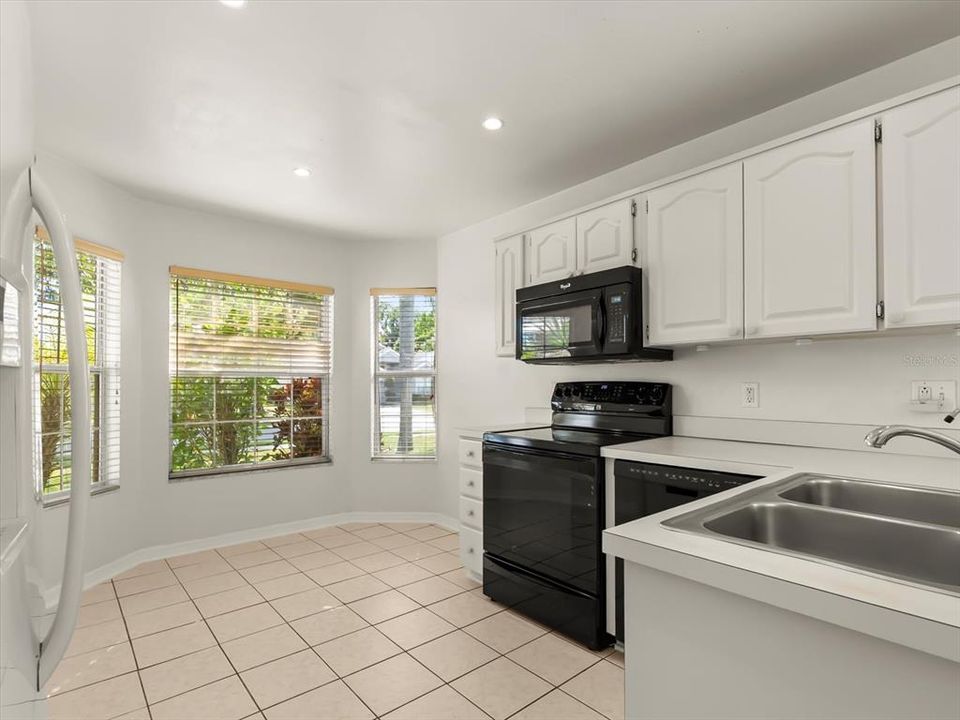 Active With Contract: $364,900 (4 beds, 2 baths, 1393 Square Feet)