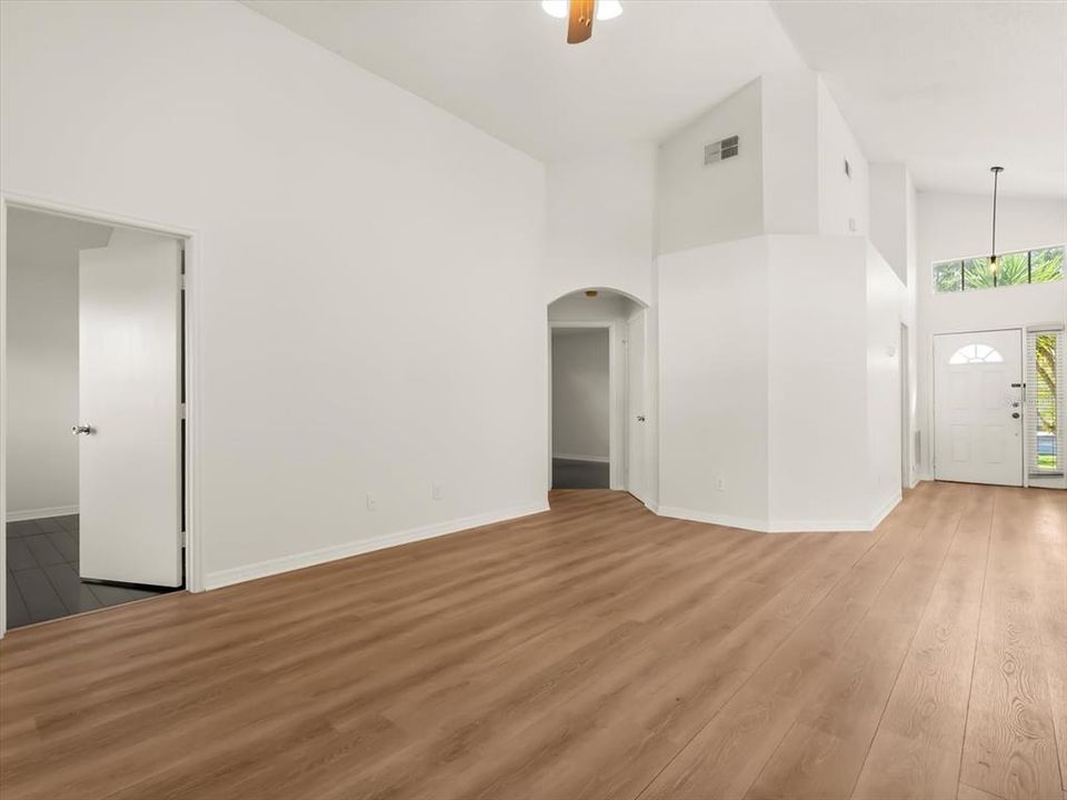 Active With Contract: $364,900 (4 beds, 2 baths, 1393 Square Feet)