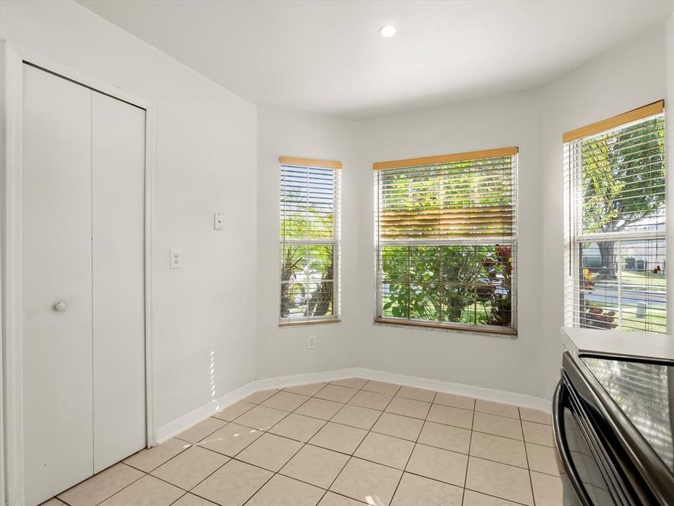 Active With Contract: $364,900 (4 beds, 2 baths, 1393 Square Feet)