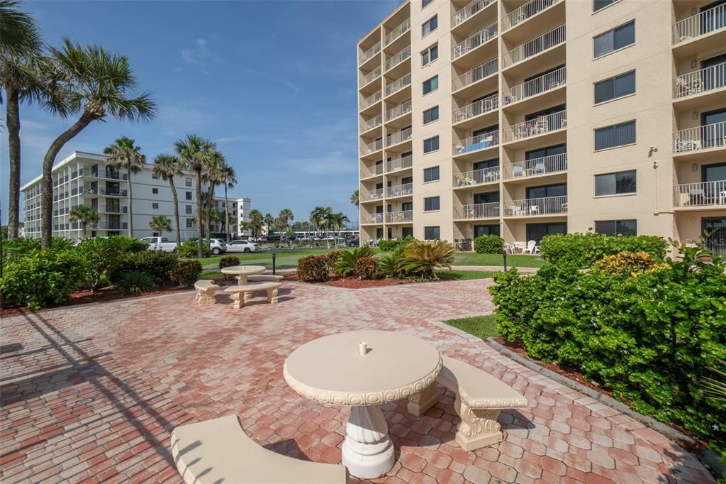 待售: $595,000 (2 贝兹, 2 浴室, 1145 平方英尺)